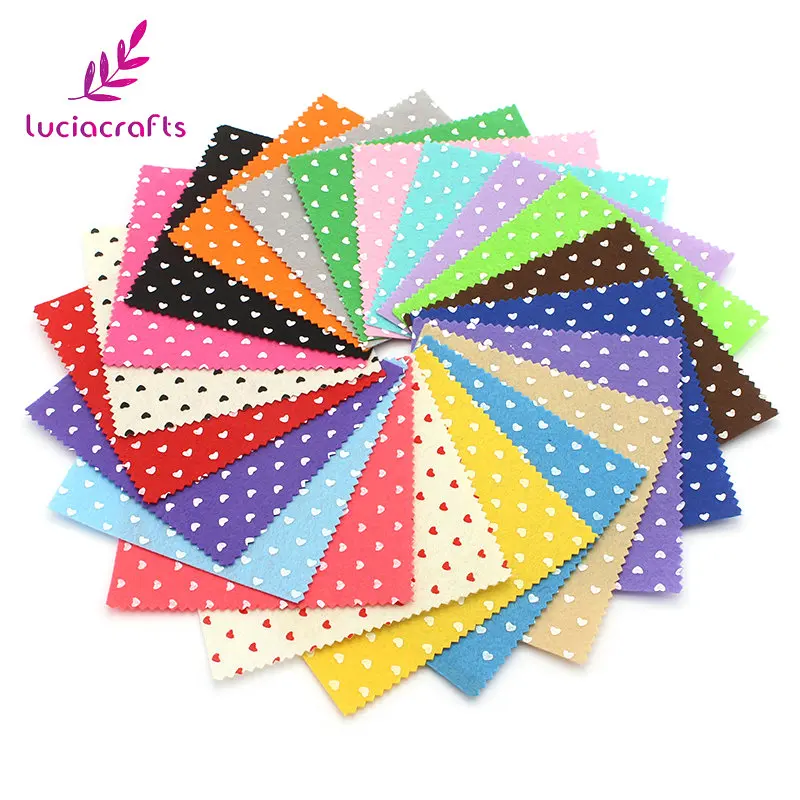 

Lucia craffs 21pcs 15x15cm Mix Colors Print Heart Polyester Felt Fabric Cloth DIY Handmade Sewing Home Decoration Material B0601