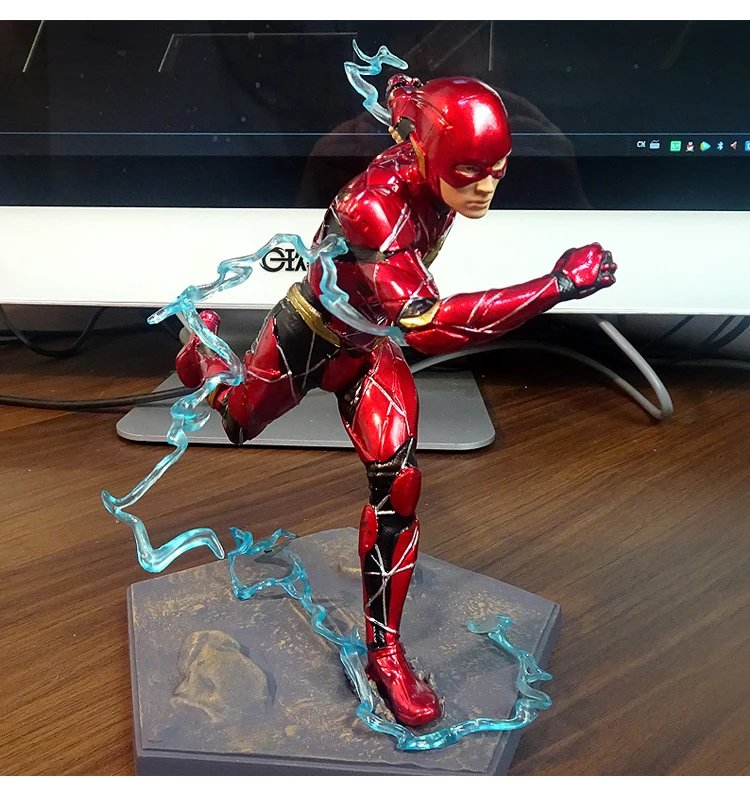 Good Gift DC Comic Film Justice League Super Hero The Flash Barry Allen Battle State Run Statue Fig