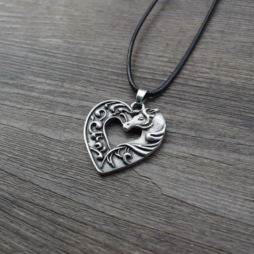 سعيد الحصان قلادة ريفي تشغيل الحصان سباق قلادة القلائد مجوهرات الفروسية هدية لبلدها 12 قطعة/السلع