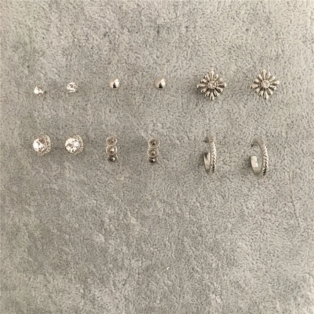 

CASUAL ANTIQUE RHODIUM COLOR STONE BALL FLOWER HOOP IRREGULAR 6 PACK EARRING SET