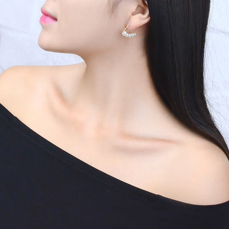 

New Korea cold wind network red minimal simulation pearl string Hong Kong unique design female earrings