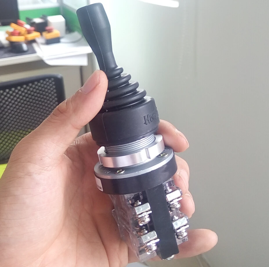 

latching waterproof joystick switch Weatherpack 30mm monolever switch Weather pack 4 ways maintained Rotary Switches