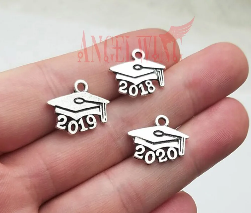 

30pcs/lot--15x17mm, 2018 2019 2020 graduation cap chams, Antique silver plated diploma charms,DIY supplies, Jewelry accessories