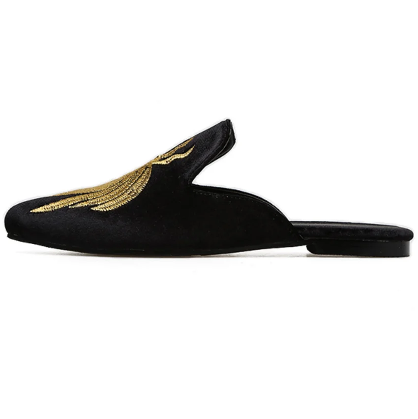 MAZIAO/роскошные вышитые шлепанцы для женщин; тапочки на плоской подошве с острым носком; бархатные шлепанцы с цветочным принтом; женская обувь для вечеринок; повседневная обувь - Цвет: Черный