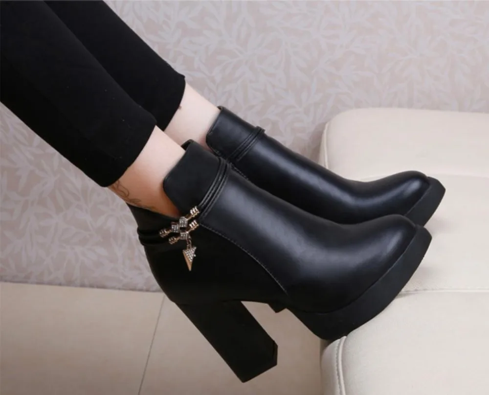 

Autumn and winter new thick heels female European and American high-heeled Martin boots waterproof table round head handmade fem
