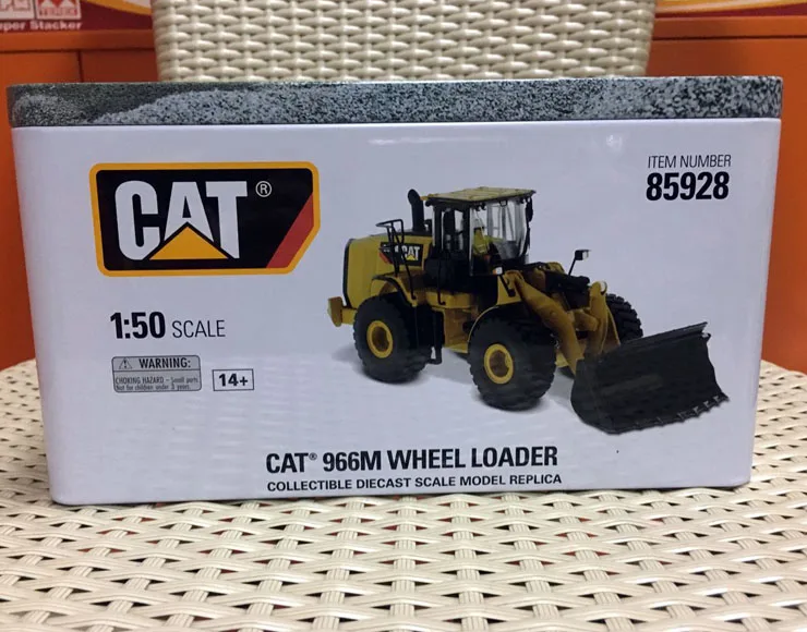 CATERPILLAR CAT 966 м колесный погрузчик W/оператор 1/50 масштаб металлические модели путем