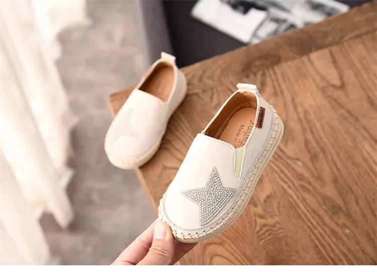 Sapatos para Meninas das Crianças de Outono Novos Strass Sapatos Pentagrama Lantejoulas Princesa Menina Preguiçoso Tênis Único 2020 9 High Quality Mamãe e Bebê