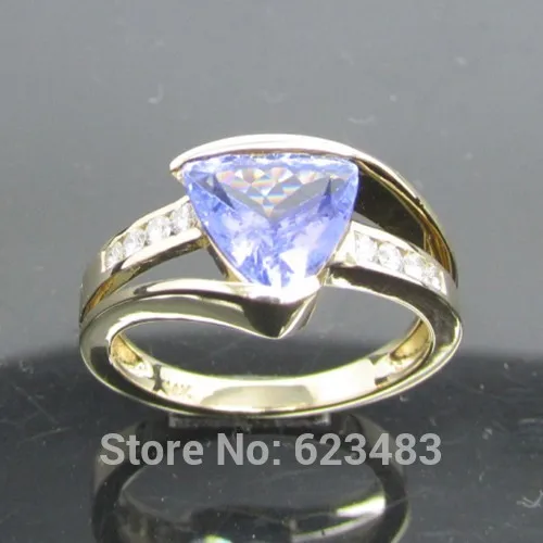 

Solid 14ktt yellow Gold . Tanzanite Ring