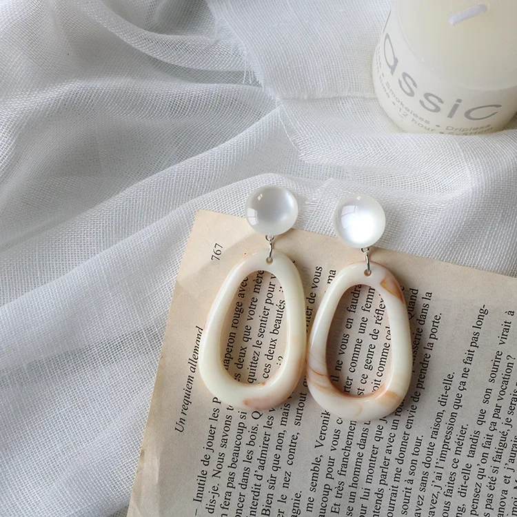 

fashion jewelry earrings retro hollow oval earring earring aretes de acero inoxidable para mujer Birthday Gifts for women