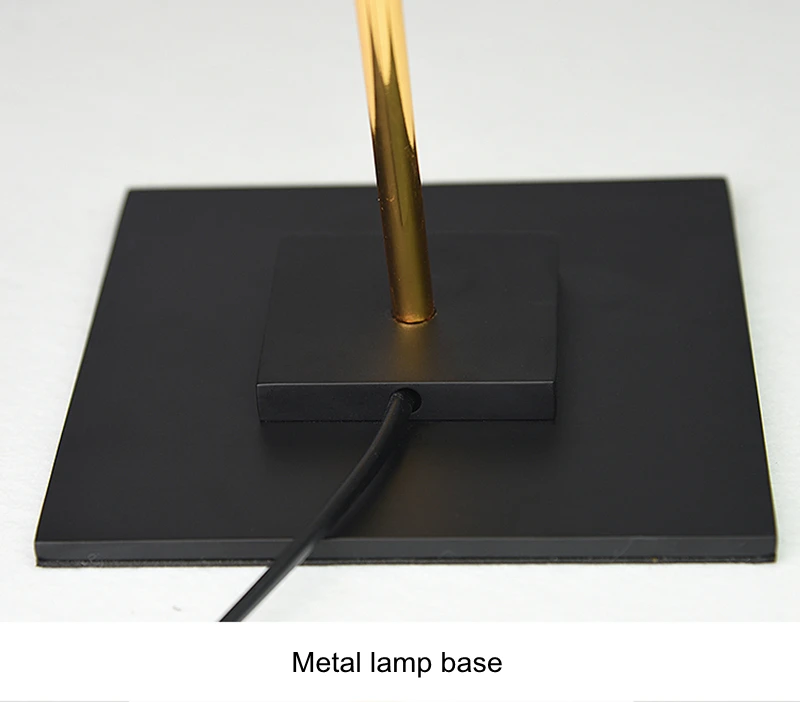 Post современный минималистский светодиодный настольная лампа фойе, спальня украшения стола огни Черный Белый позолоченный металлический
