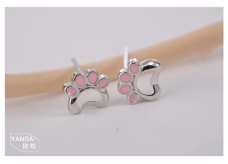 01 Silver stud earrings