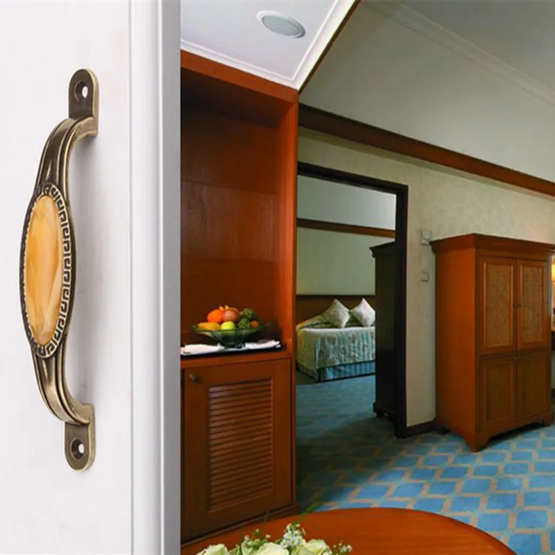 Furniture handle Vintage zinc alloy cupboard drawer handle wardrobe cupboard door Shoe dresser Wardrobe knobs Furniture Hardware Furniture handle Vintage zinc alloy cupboard drawer handle wardrobe cupboard door Shoe dresser Wardrobe knobs Furniture Hardware