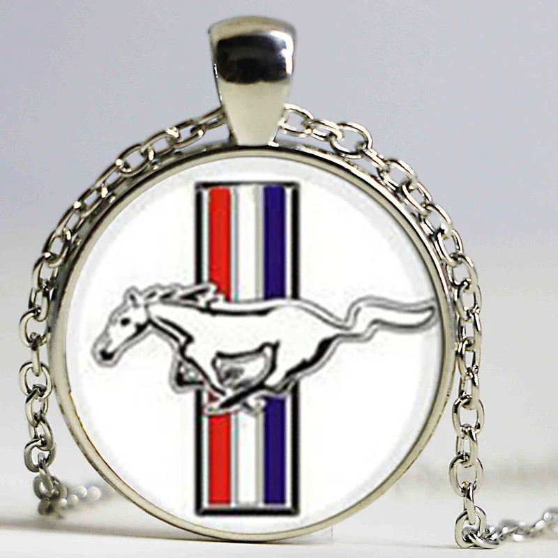 

Charm ford mustang key chain classic simple dynamic design full of youthful vitality elegant modern style keychain jewelry