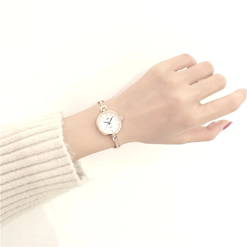 

1 Pcs Women Decoration Quartz Watch Exquisite Thin Band Mini Dial Wrist Watch LL@17