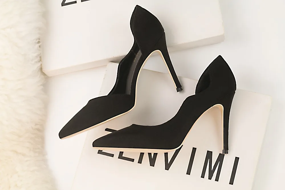 Женская обувь; коллекция года; летние женские туфли на высоком каблуке; пикантные элегантные модные женские туфли-лодочки; фиолетовые вечерние свадебные туфли с острым носком на тонком каблуке