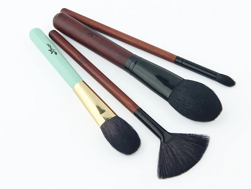 makeup brushes (4)