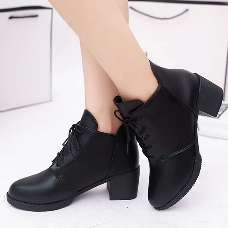 

2018 Women Lace Up Thick Heel Autumn Ankle Martin Boots Female High Quality PU Platform Med Heels Ladies Fashion Footwear