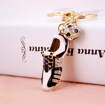 

30pcs/Lot Fast Shipping YWbeyond football shoe Rhinestone Crystal Keychain Keyring Gift For Boys Car Key Chains Favors Birthday