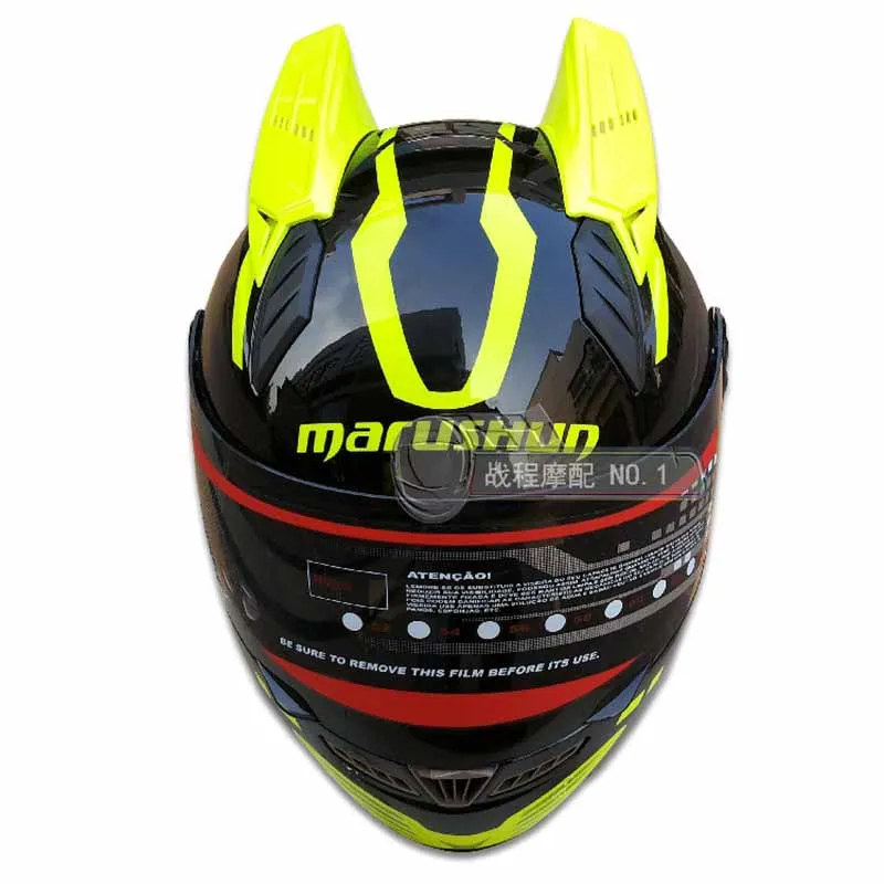 Casco nero con giallo mais fronte Pieno del motociclo del casco di disegno di personalità Anti appannamento visiera uomini e donne casco freddo