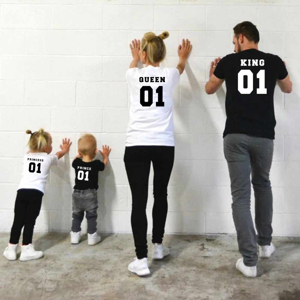 Футболки для всей семьи, 1 шт. одинаковые футболки для папы, мамы, дочки и сына, для королевы, принца, принцессы, 01 футболки для королевы