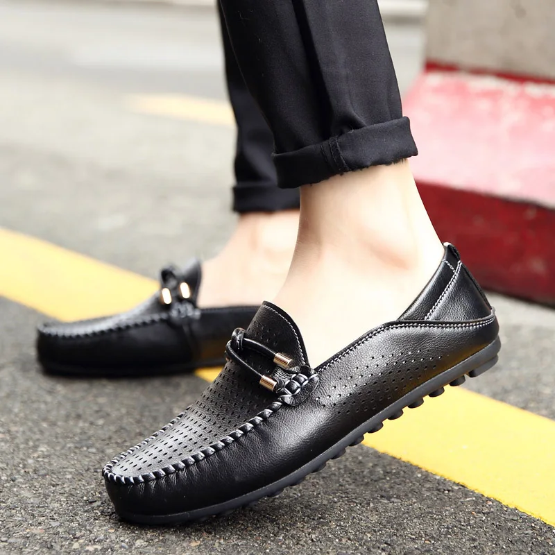 

Men's Loafers shoes outdoor summer fashion Retro England Pointed hole Leather Shoes Men Moccasins Breathable Slip On Boat Shoes