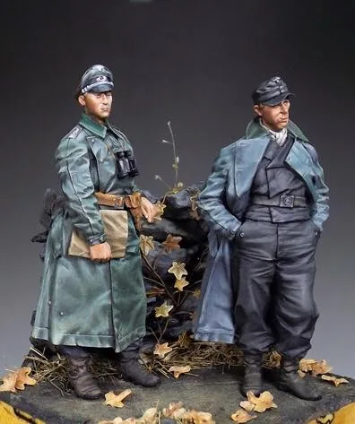 Набор моделей 1/35 набор из смолы WW2 офицеров (2 фигурки) 138 | Игрушки и хобби