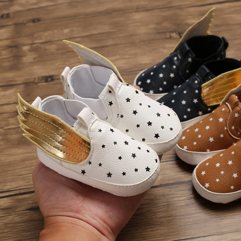 Обувь для маленьких мальчиков и девочек; милые Нескользящие Детские пинетки для малышей из искусственной кожи для новорожденных;