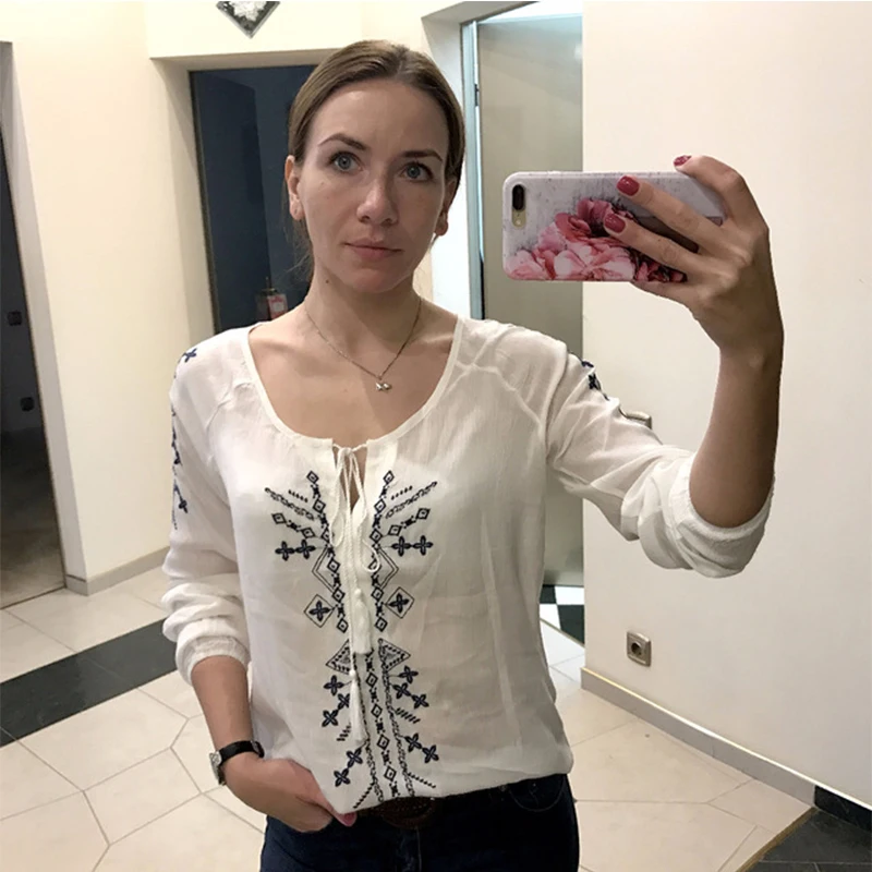 Блузка женская с вышивкой и длинным рукавом белая винтажная повседневная 2018|long