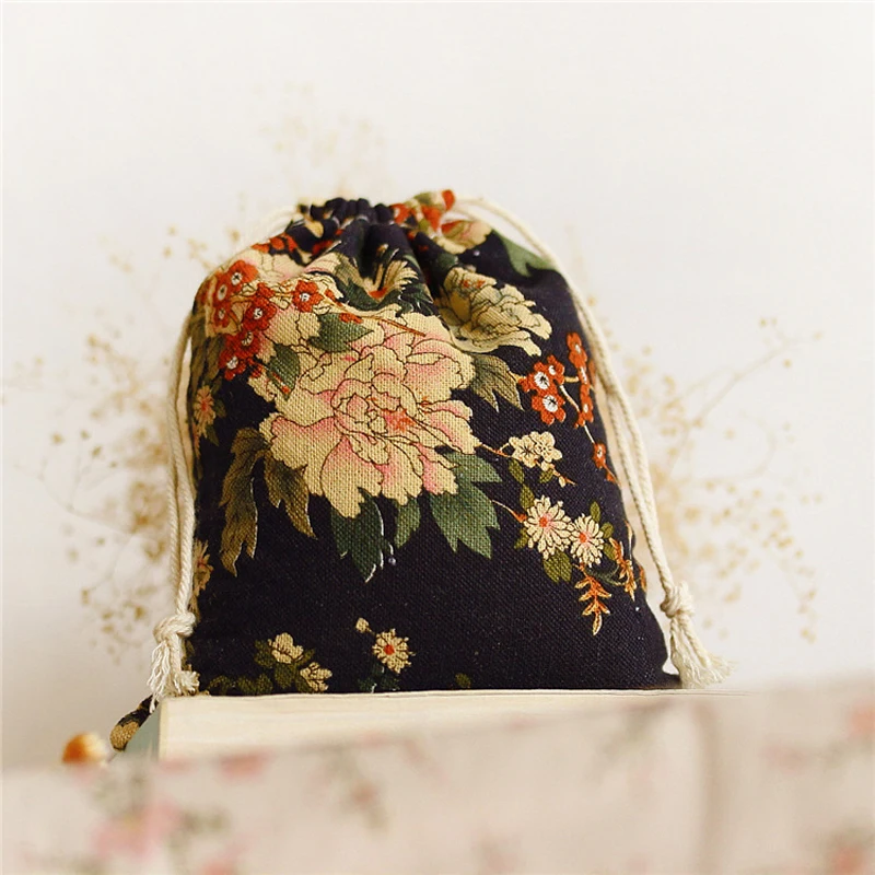 40PCS / LOT Printed Flowers Drawstring Bag Cotton Linen Travel Bags Portable Multifunctional Reusable Pouch 3 Sizes 40PCS / LOT Printed Flowers Drawstring Bag Cotton Linen Travel Bags Portable Multifunctional Reusable Pouch 3 Sizes