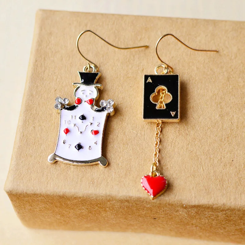 

New Enamel Poker Cards Man Red Heart Link Drop Earrings Mismatch Long Dangle Earrings Alice in Wonderland Movie Jewelry