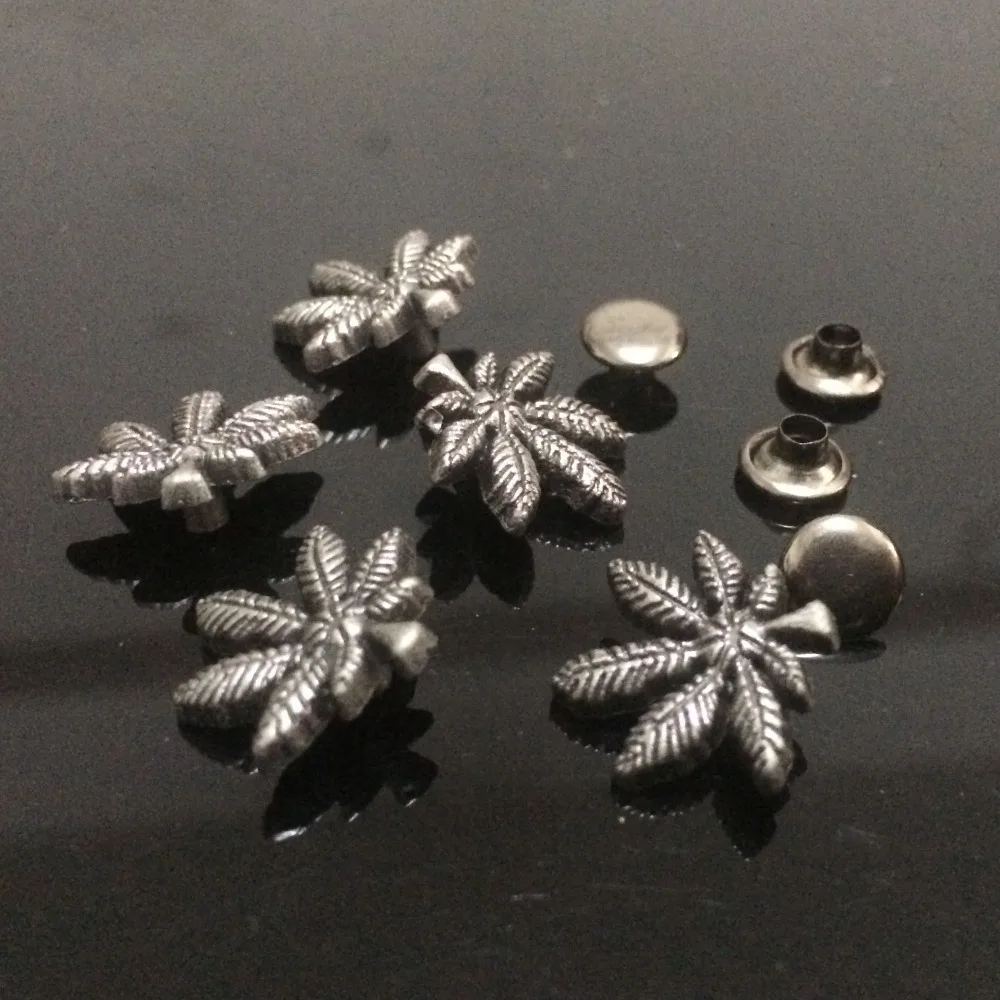 

DIY 50PCS 15X15MM Antique Silver Small Maple Leaf Studs Rivet Punk Leaf Spike Shoes Belt Bag Accessories Leather Craft