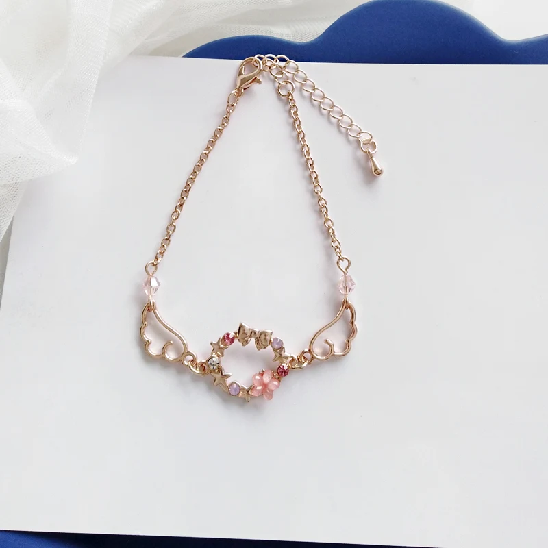 

The new bracelet chain bracelet is uniquely designed with flying wings. Buy this bracelet and let go of your dreams.