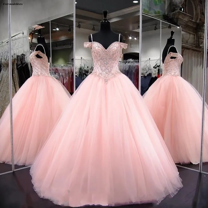

Luxury Pink Ball Gowns Quinceanera Dresses Spaghetti Straps Lace-Up Back Sequins Beaded Shining Puffy Sweet 16 Party Gowns Robes