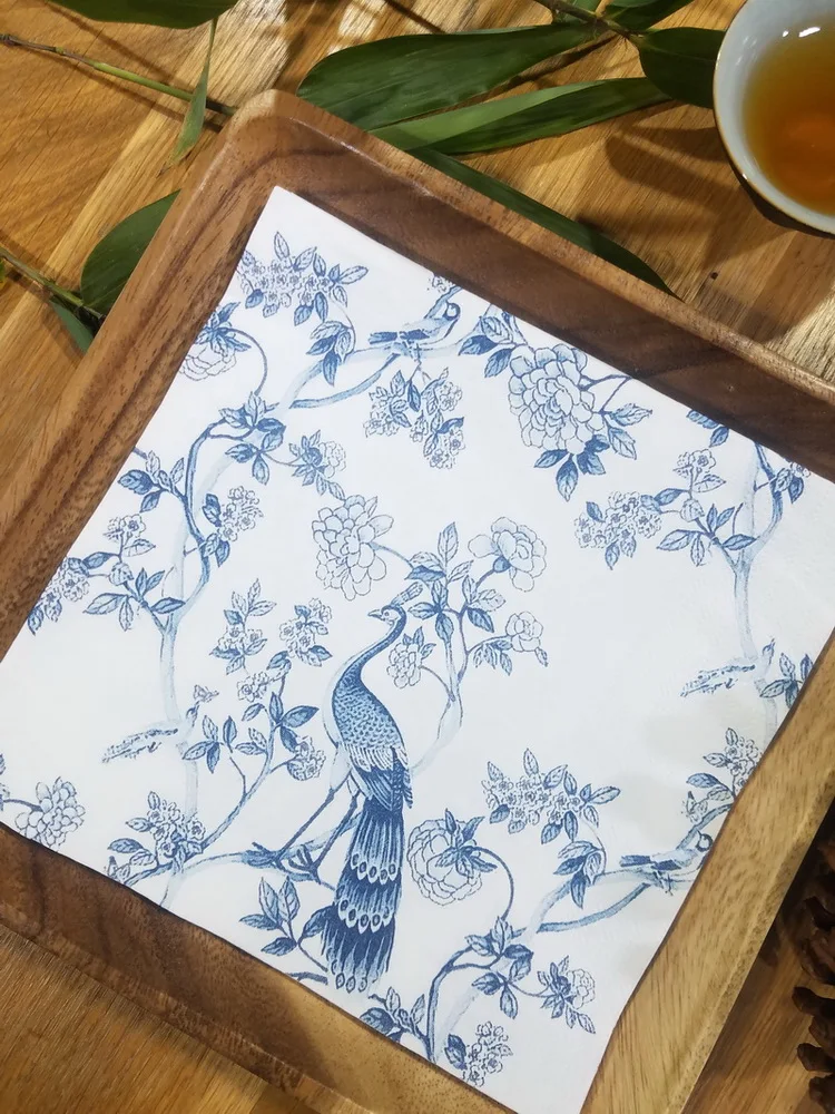 white_napkins_peacock_7