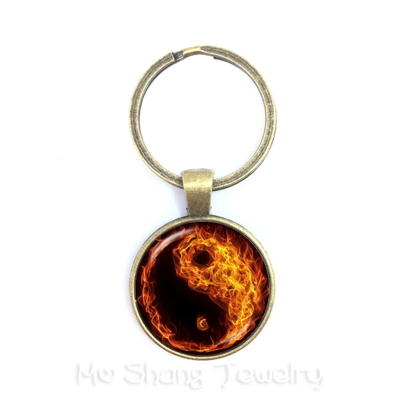 

Vintage Yin Yang Keychains Black White Cross Pendant Tai Ji Jewelry Glass Cabochon Keyring Yin Yang Women Men Gifts