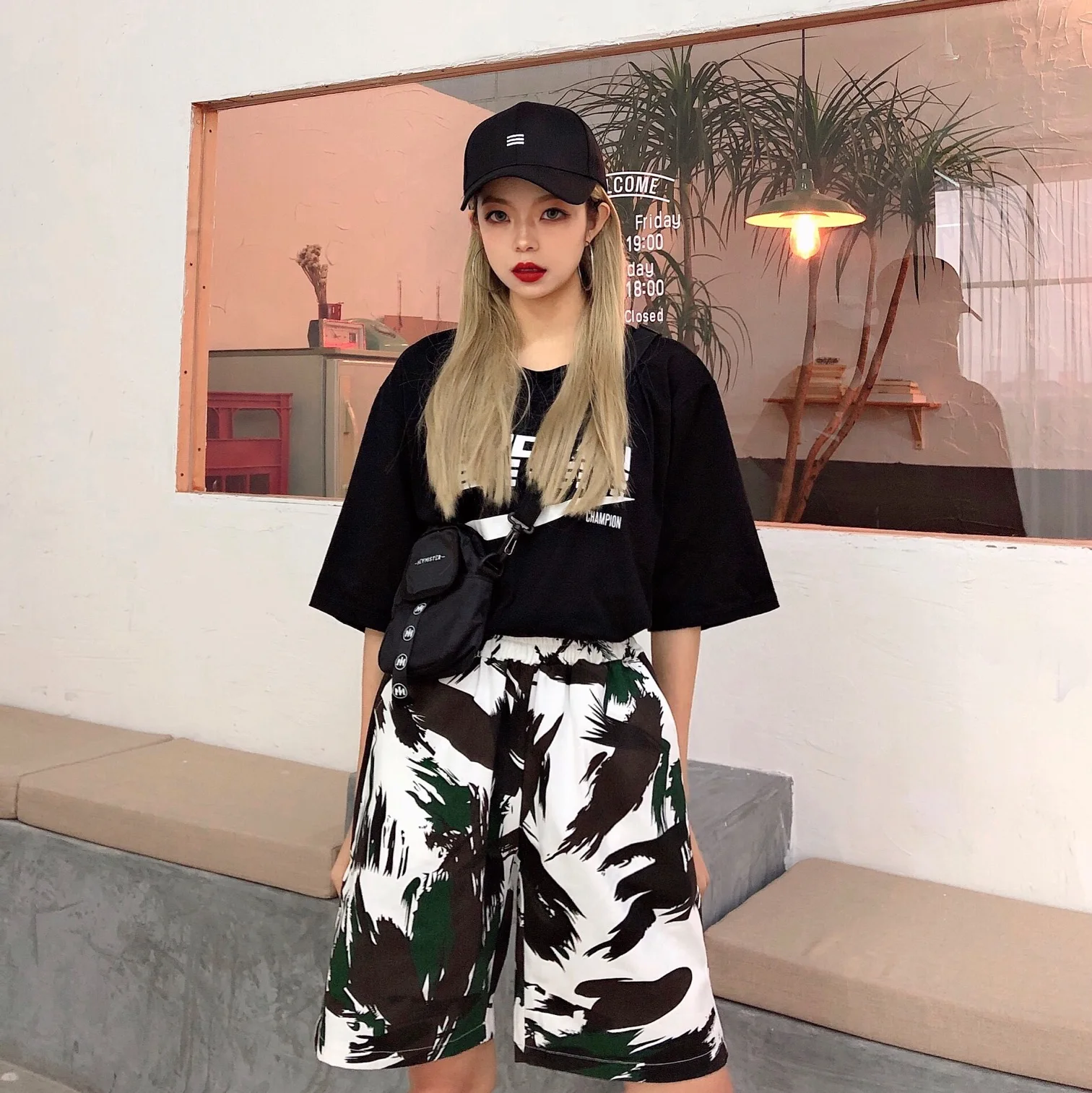 

Summer Streetwear Hip Hop Graffiti Graphic Print Loose Straight Knee Length Pant Pocket Short Harajuku Jogger Casual Block Punk
