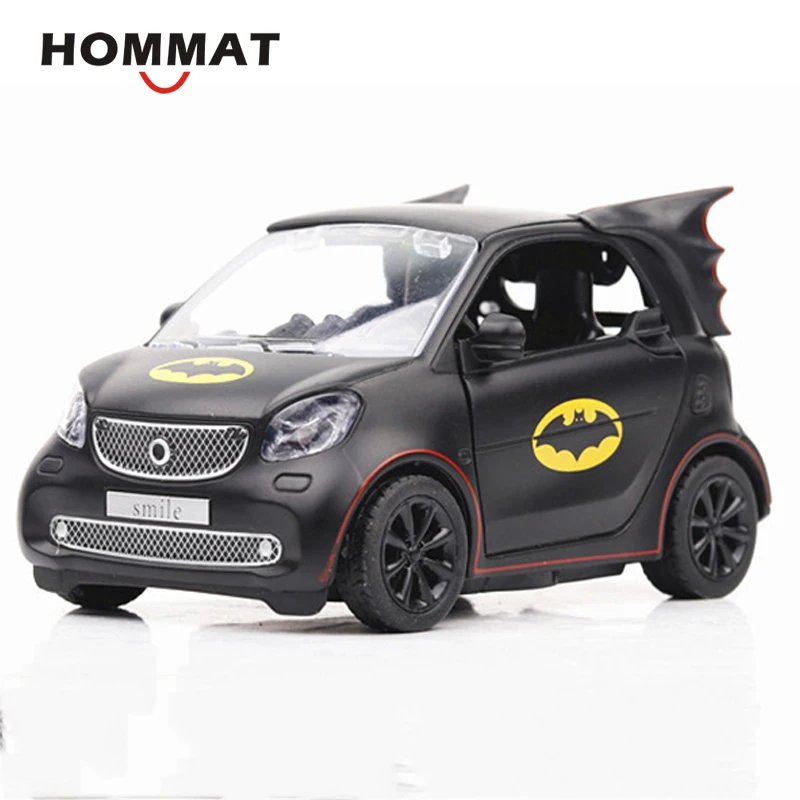 HOMMAT моделирование 1:36 Масштаб Бэтмен шаблон Smart Fortwo модель автомобиля литая модель игрушечного автомобиля модель автомобиля металлический коллекционный подарок