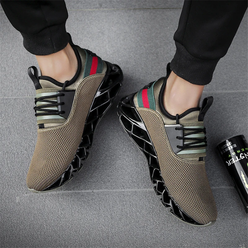 

Super Cool breathable running shoes men sneakers bounce summer outdoor sport shoes Professional Training shoes plus size