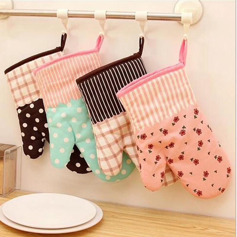1Pcs Cute Kitchen Cooking Gloves Microwave Oven Mitt Insulated Non slip BBQ Glove Thickening