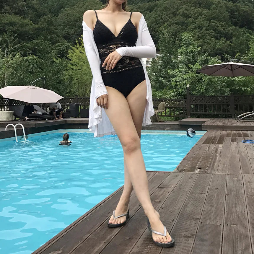 Высокое качество белый и черный цельный купальник корейские сексуальные женские купальники размера плюс кружева выдолбленные бикини тонкий купальник