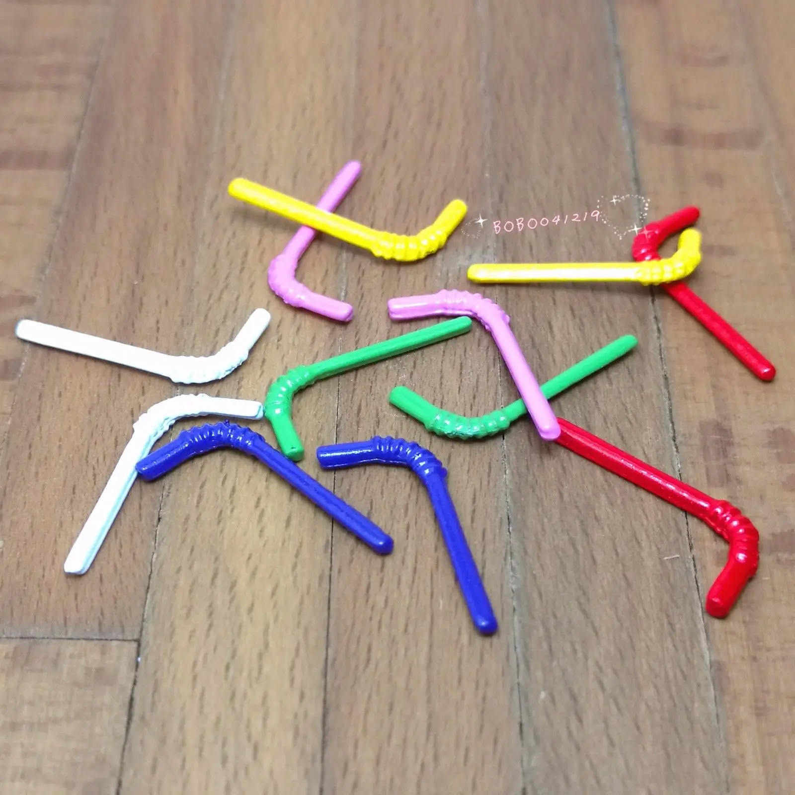 

Dollhouse Miniature 1:12 Toy 12 Pieces Metal Straws Length 1.8cm SPO541