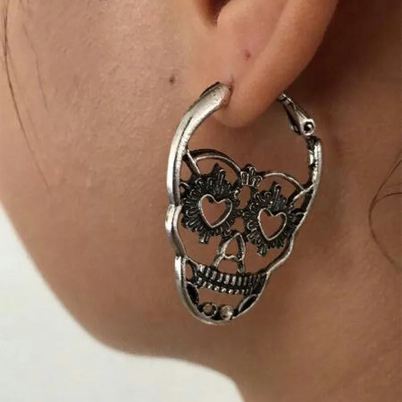 

Gothic Cool Hollow Heart Eyes Skull Stud Earrings For Women Rock Skeleton Men Ear Jewelry Gift 1 Pair Dropshipping