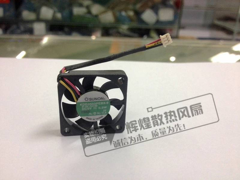 

Новый ультратонкий охлаждающий вентилятор SUNON 3006 KDE0503PEBX-8 5V 0,9 W 3 см