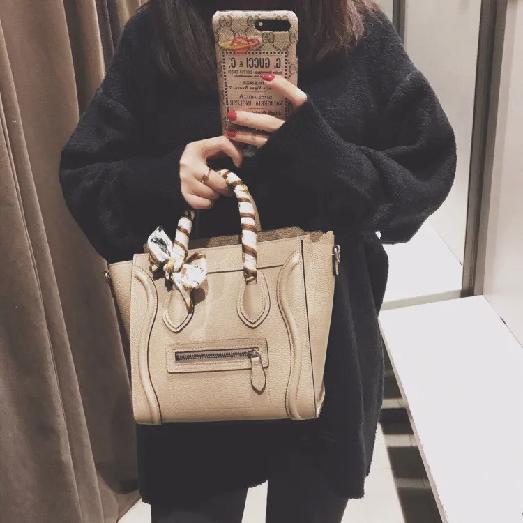 Capacité Haute Qualité Main 2018 Femme De Fourre Sac Sourire Fqx À tout Nouveau Cuir Femmes Designer En Luxe Grande 1PqO6Sgg