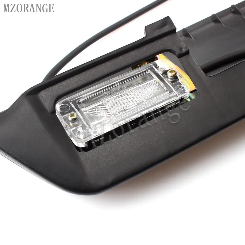 Ceny MZORANGE tylne lampa oświetlająca tablice rejestracyjną światła z powrotem w drzwi do v32 V33 dla Mitsubishi Pajero do MONTERO tylny stop lampy z żarówki 1990 2000