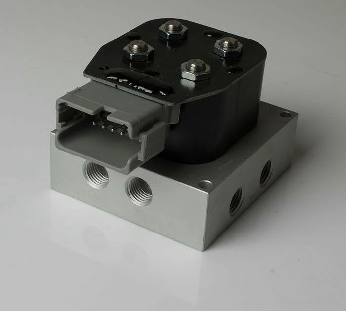 

pneumatic shock absorber 1/4" AA-VU4 4-corner solenoid valve unit , Air suspension valve block With Cable plug