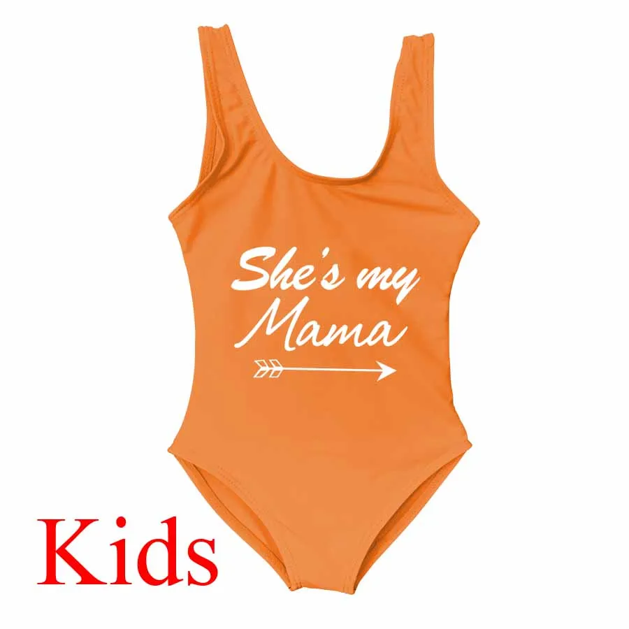 Купальник для мамы и ребенка, Цельный купальник для девочки, ванный комплект «She Is My Mama/Baby», милый комплект для мамы и ребенка, семейная одежда, комплект для купания для ребенка - Цвет: Kid Orange
