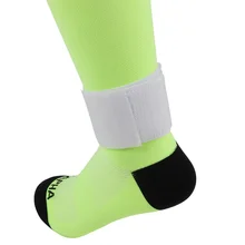 Фиксированные ноги Спортивное Защитное снаряжение футбольные носки Фиксирующий Ремень леггинсы охранники теленок Фиксирующий Ремень высокое количество