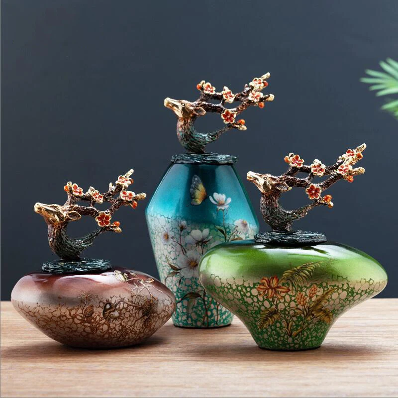 

European Luxury Home Decoration Ceramic Deer Shape Vase Ornament Creative Livingroom American Ceramic Desktop Figurines Crafts