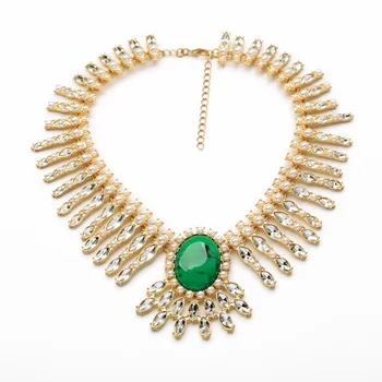 

Noble Luxury Jewelry Fashion Statement Resin Gold Color Simulated Pearl Inserted Crystal Green Necklace